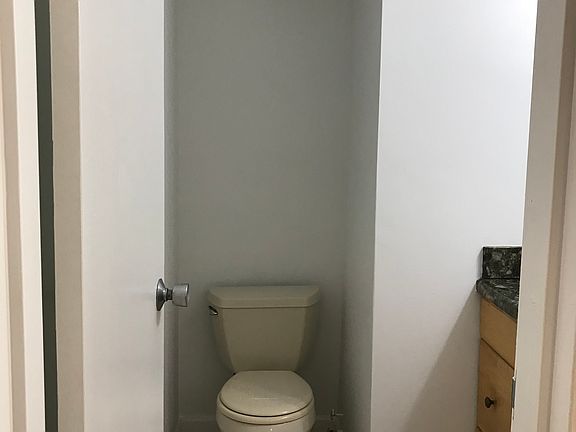 5th image of 2935 NE 163rd St APT 2C