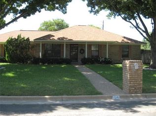 704 Regina Dr, Hewitt, TX 76643