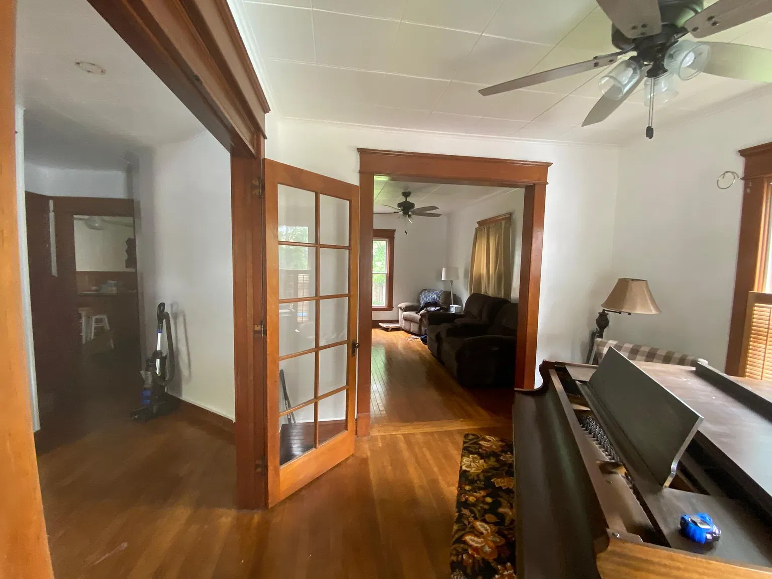 4 bed, 1.5 bath, 2000 sqft, $1,500 — Photo 3