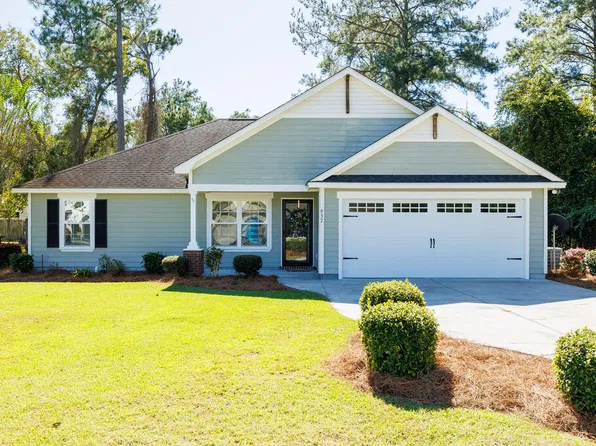 937 Sugarberry Dr, Hahira, GA 31632