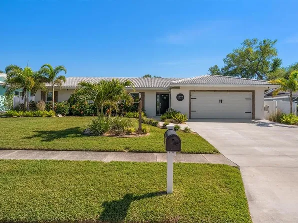 1049 McCarty St, Dunedin, FL 34698