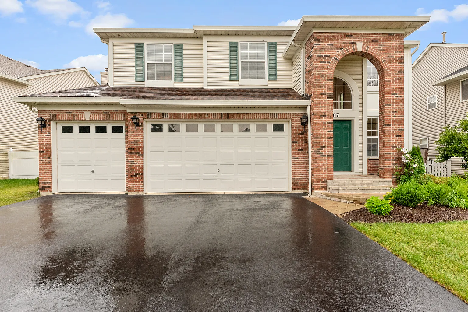 2507 Whitehall Ln photo 1