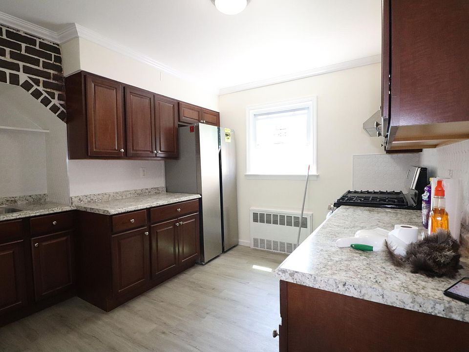 1st image of 54 Kensington Ave #2
