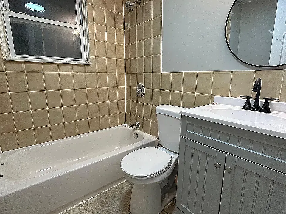 3 bed, $2,100 — Photo 1