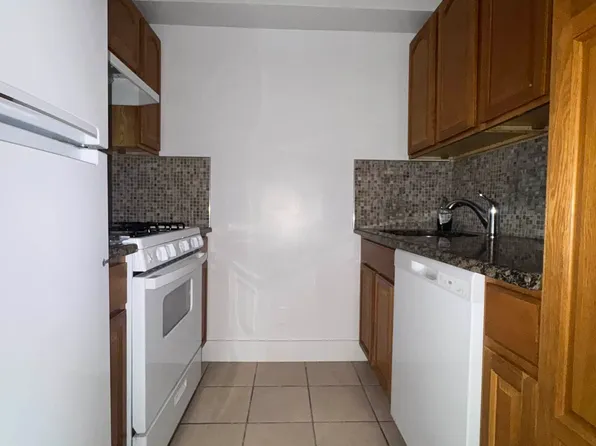 69-01 35th Avenue image 1 of 8