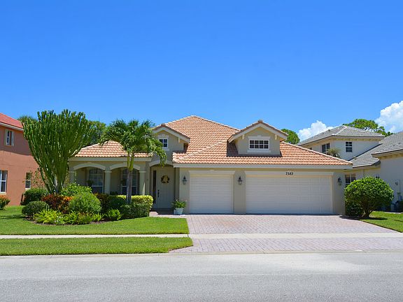 2nd image of 7583 SE Forest Oak Ln