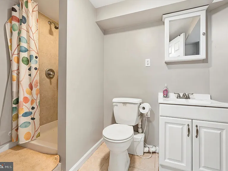 1221 S Melville St — Photo 23