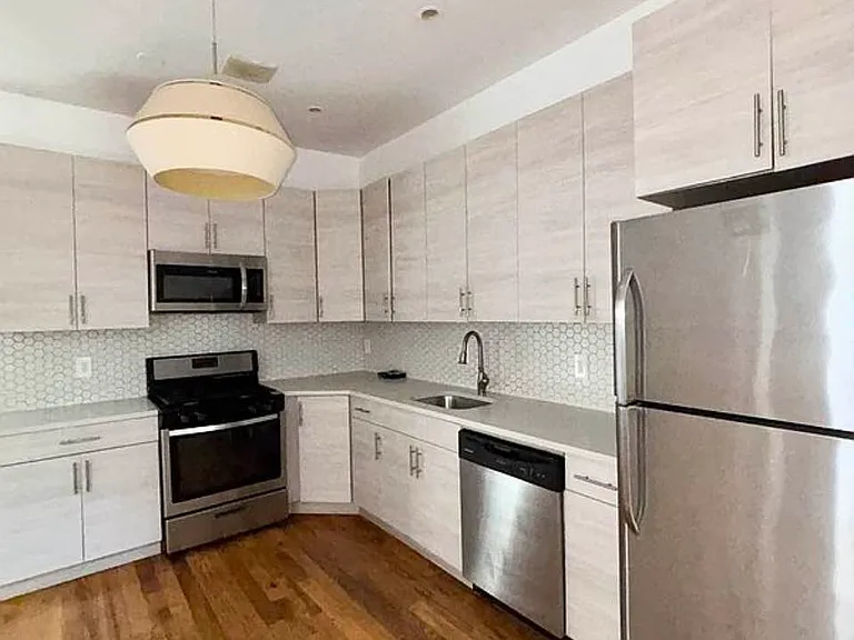 70 Herkimer St #4 — Photo 3