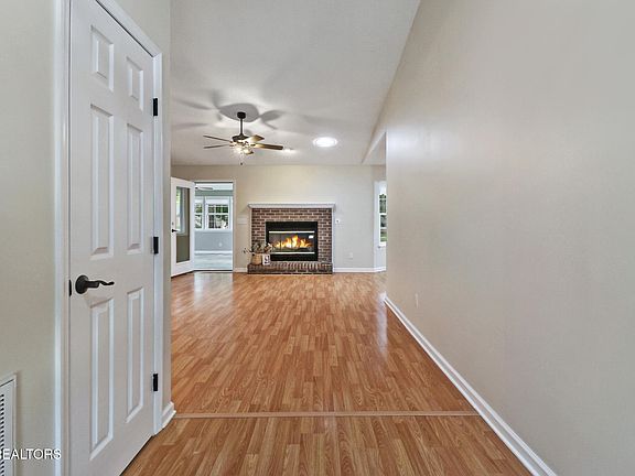 5th image of 125 Cromwell Ln