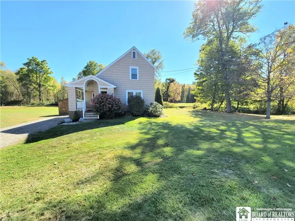 3331 Old Fluvanna Rd, Jamestown, NY 14701