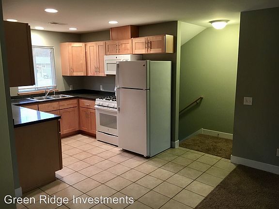 5th image of 850 Grand Ave NE APT B