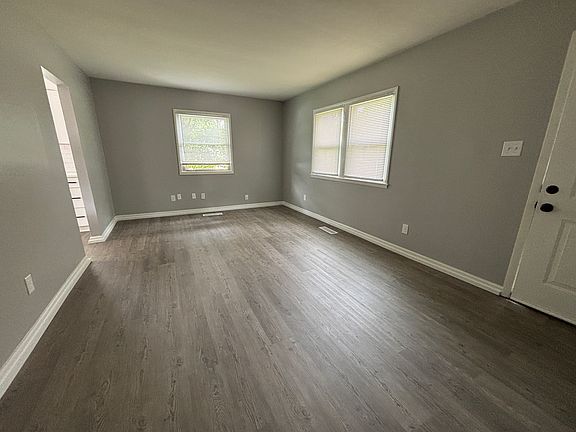 5th image of 4650 Beacon Hill Rd #4650