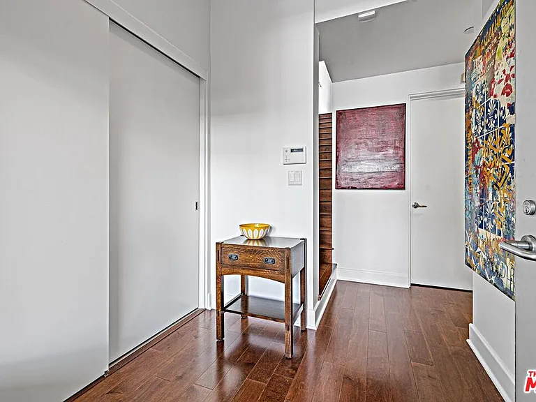 1250 N Harper Ave #416 — Photo 2