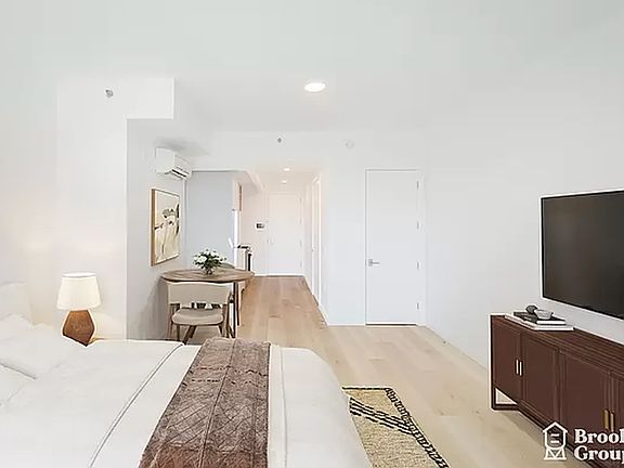 3rd image of 1889 Atlantic Ave #8G