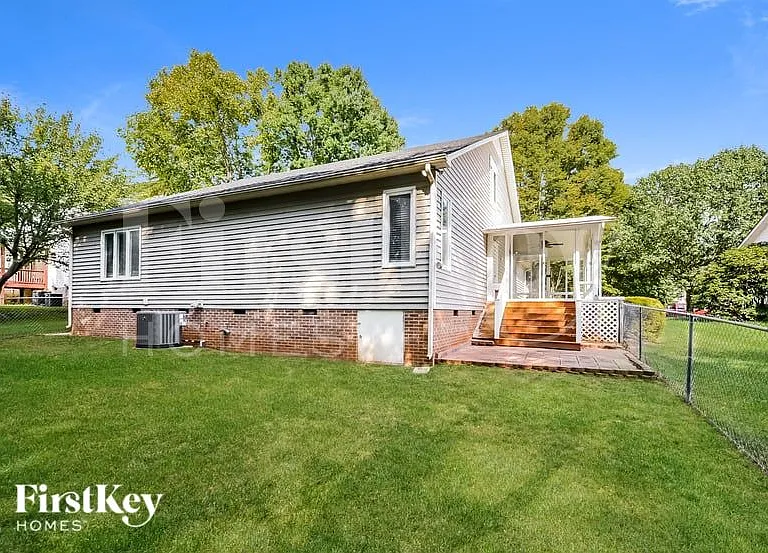 1510 Barry Oak Ct — Photo 14