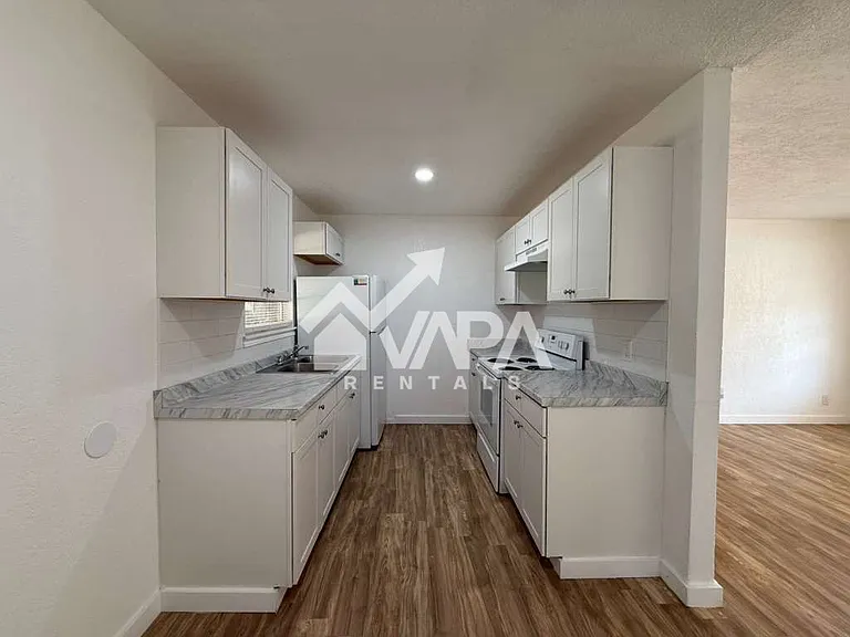 7831 Gallop Dr — Photo 11
