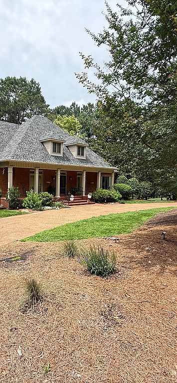 902 Tipperary Dr - Property Image