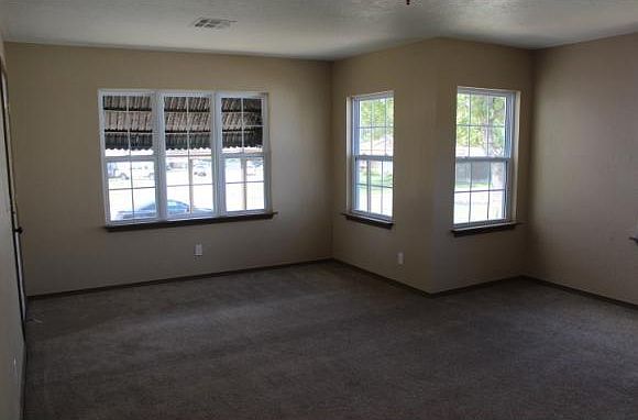 2nd image of 124 Blackburn Blvd