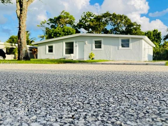 2nd image of 3600 Jackson Blvd