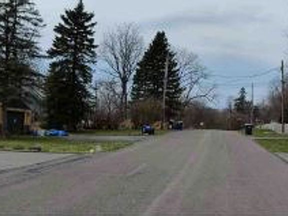 Exterior Neighborhood (street photo)