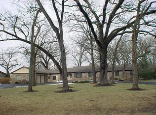 51 Woodland Dr, Lake Barrington, IL