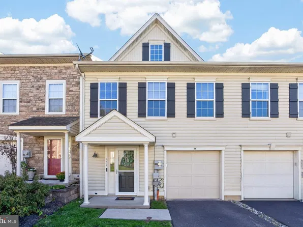 125 Red Oak Ct, Honey Brook, PA 19344