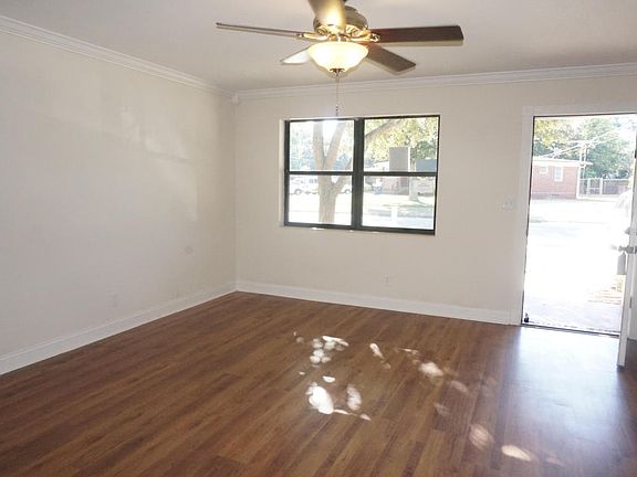 3rd image of 6519 Greenfern Ln