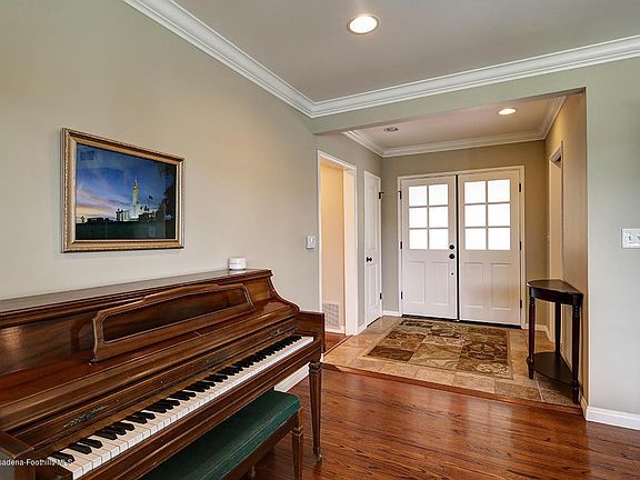 4th image of 3981 El Lado Dr
