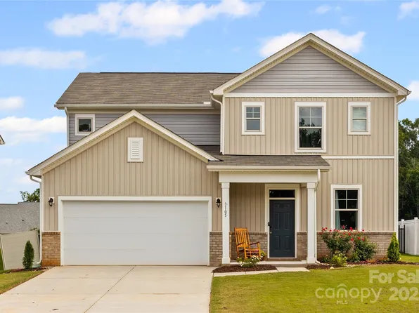 3105 Bluff Hill Ln, Charlotte, NC 28215