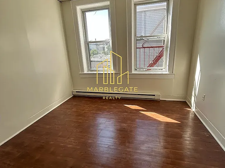 280 Verona Ave #V33 — Photo 7
