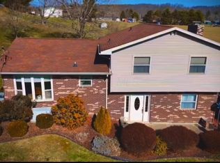 33 Needham Dr, Belpre, OH 45714