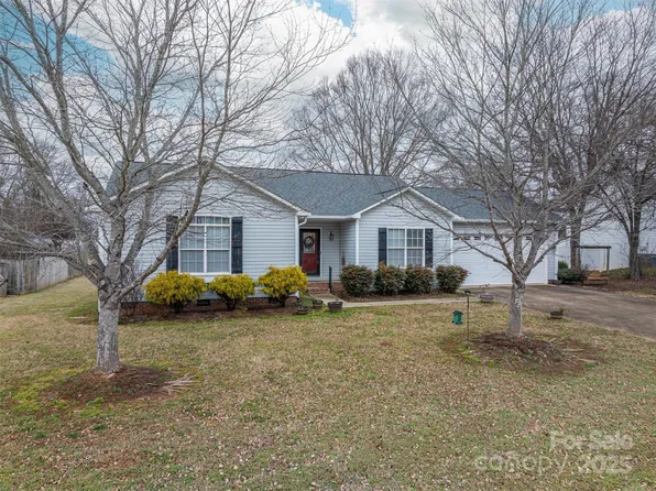 3248 Saint Vincent Dr, Claremont, NC 28610
