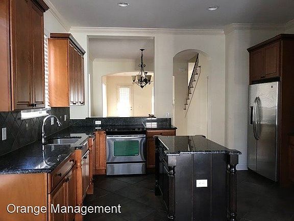 5th image of 2823 E Central Blvd #2
