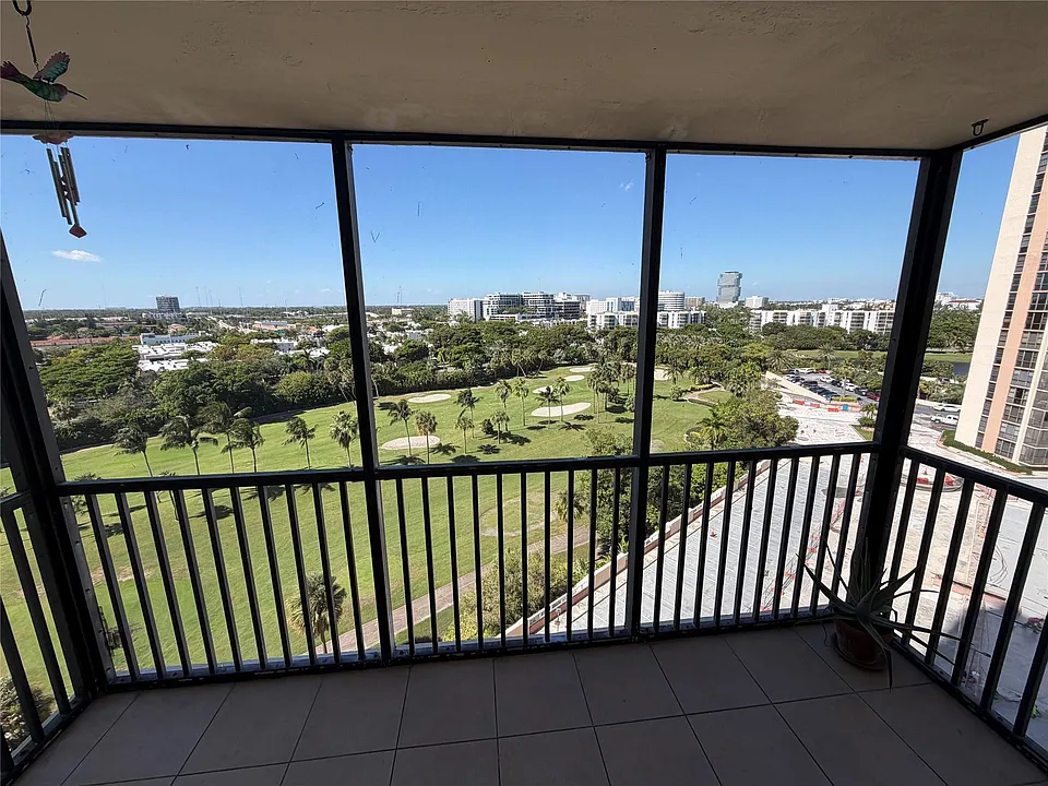 20335 W Country Club Dr #1101
