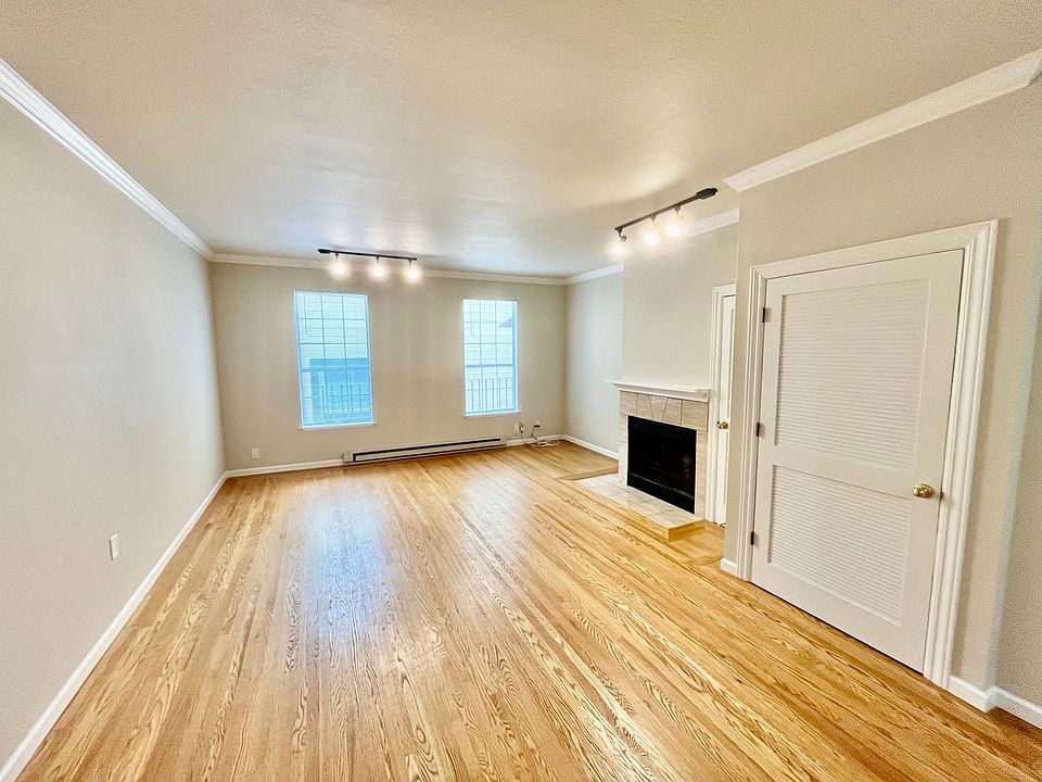 1st image of 4050 17th St APT 3