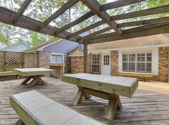 3rd image of 705 Willow Oak Ln