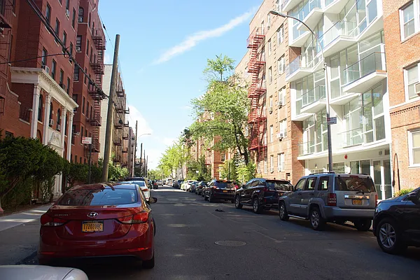 Rented by Norman Raindel, LREB | media 26