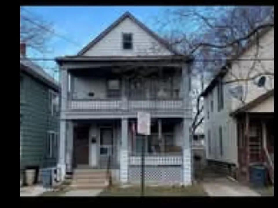 1352 West St #2