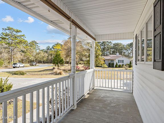 4th image of 120 Robin Crescent