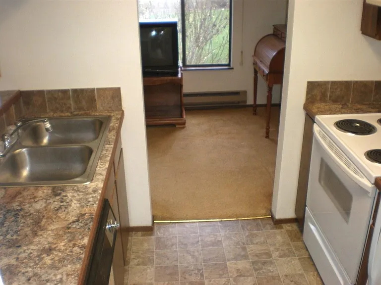 1120 8th St NE — Photo 6