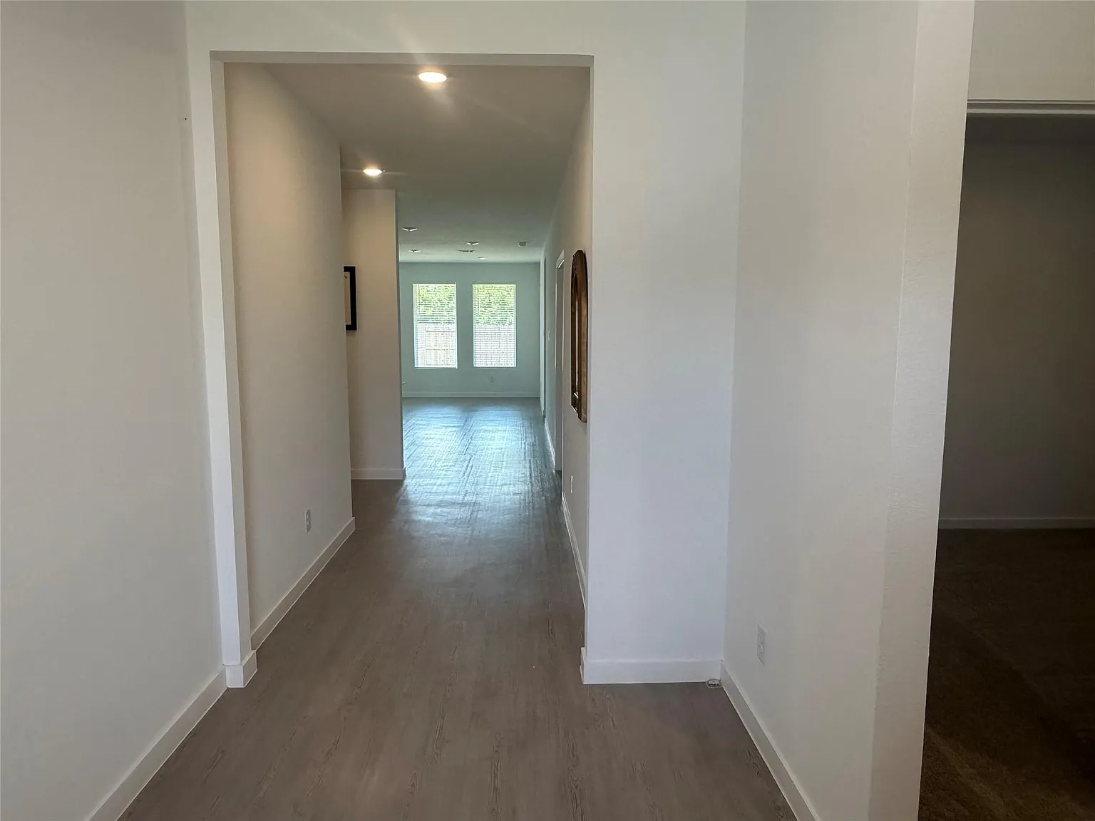 3 bed, 2.0 bath, 1904 sqft, $2,200 — Photo 4