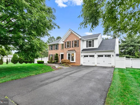 194 Hyacinth Dr S, Yardley, PA 19067