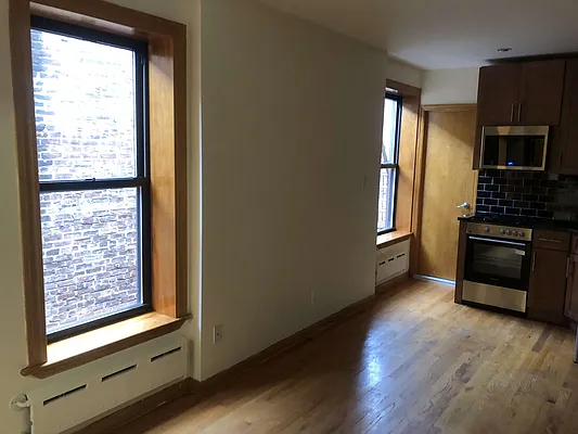 Rented by Waverly Realty Associates | media 2