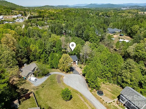5th image of 404 High Ridge Dr