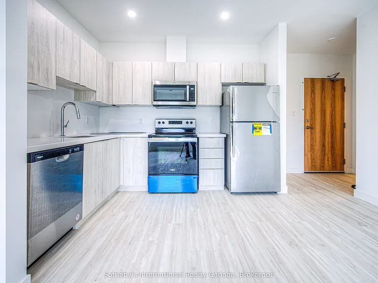 408 Dundas St S #302 — Photo 5