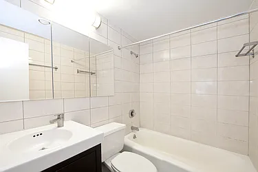 Rented by R New York