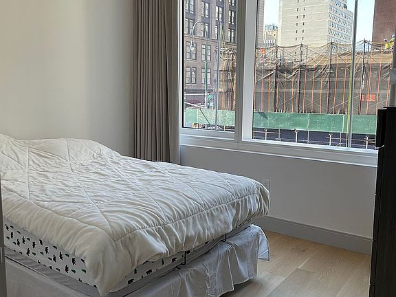 4th image of 101 W 14th St #2A