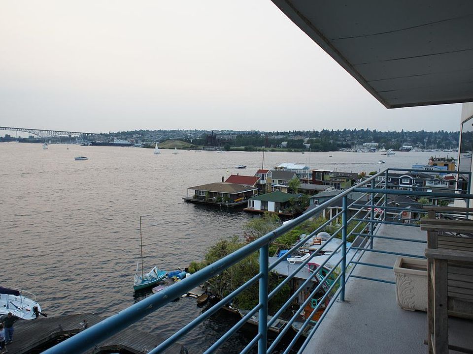 View from deck to Gas Works Park