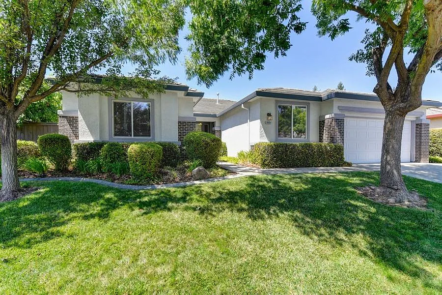 9454 Century Oaks Ln photo 1