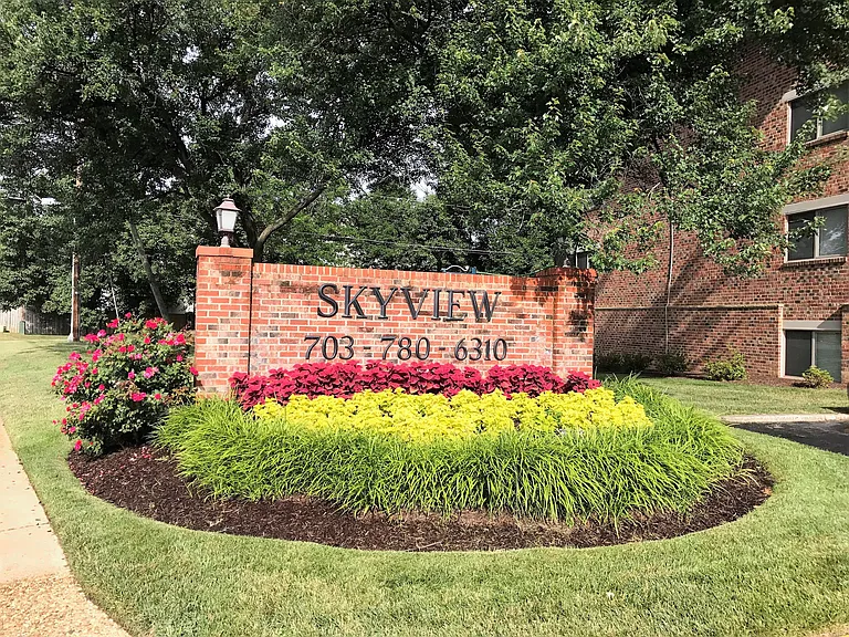 8400 Sky View Driveunit #102 — Photo 11